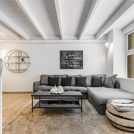 Elisabeth S Loft