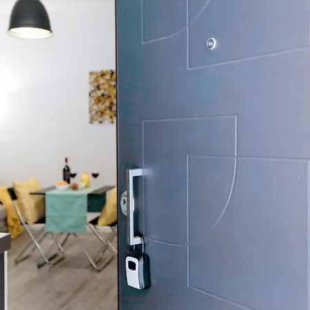 Ac-king-1g Wifi-self Check In-smart-netflix Apartment *