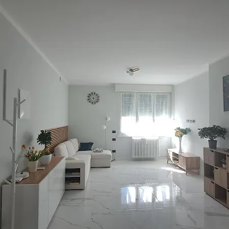 아파트 Casa Adelaide New A