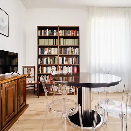 Domusmi Isola 303-304 ミラノ