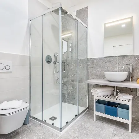 3 Bedroom Porta Venezia شقة ميلان