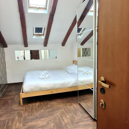 Apartamento Modern Duomo - Ac, Fast Wi-fi & Self Check In And Subway M1 And M2 In 5 Mins Milão