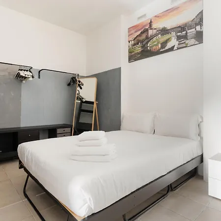 Guesthost - Modern Loft X4 Navigli Apartment