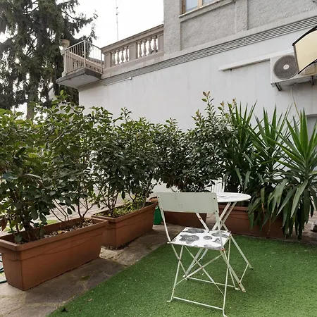 Guesthost - Modern Loft X4 Navigli Apartment Milan