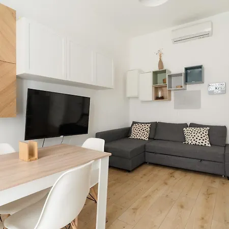 Guesthost - Cozy Balcony Flat Close To Navigli