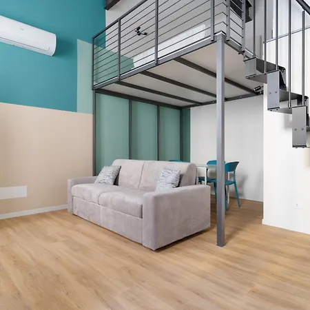 Guesthost - Comfy Near Station Apartment
