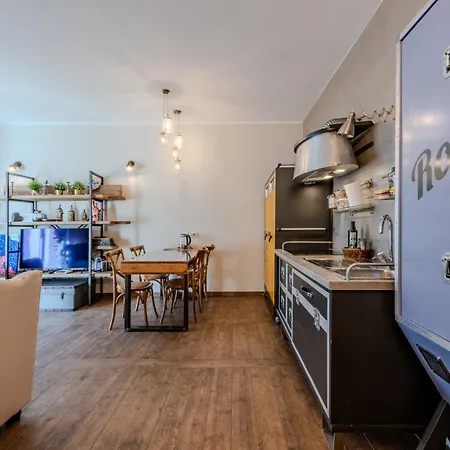 Charming With Balcony Porta Nuova Area アパート ミラノ