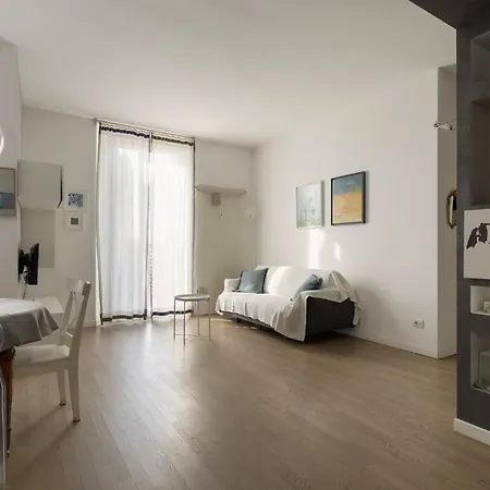 Guesthost - Cenisio Lovely Flat