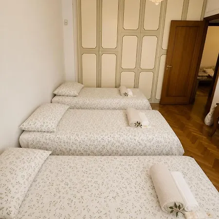 Ampio Di Prestigio 180 Mq Con Triplo Salone Zona Signorile شقة *