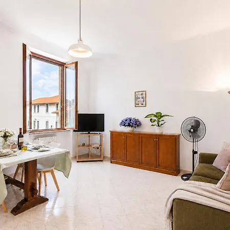公寓 Bilocale Elegante E Luminoso In Via Gallura 米兰
