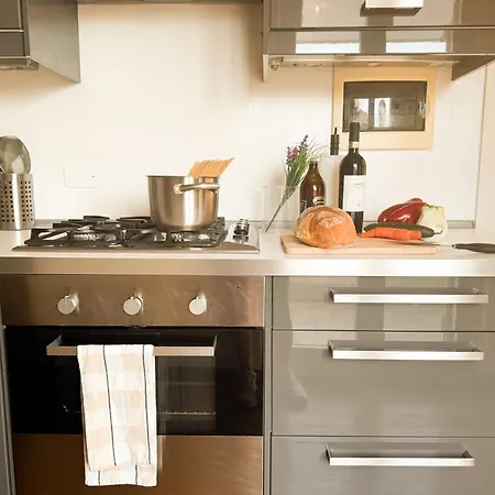 Brera Elegant 5th Floor Flat With Balcony Mailand