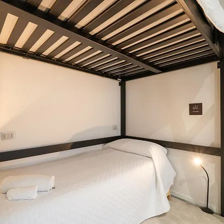 Francys House * ميلان