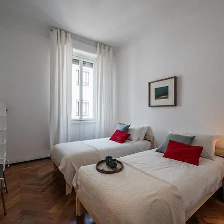 The Designer's Eye - Monforte San Babila Apartment *