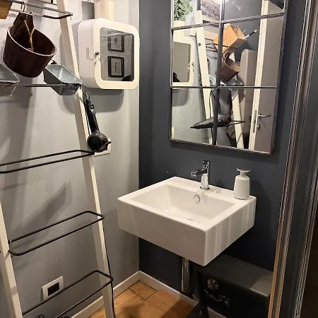 Cozy Small In *