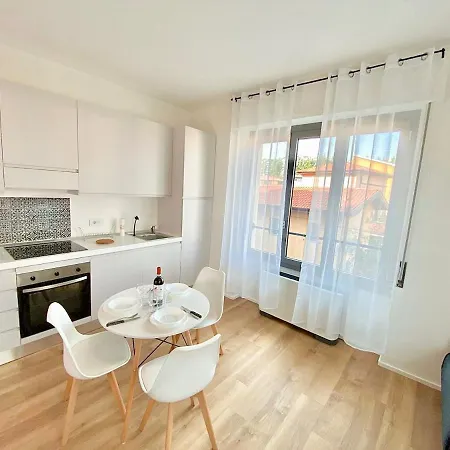 Fontanili- Near Downtown 20 People Apartment