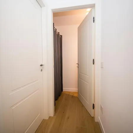 Mahon 1br Superior - Quiet, Near Tram, Metro, Duomo, Station شقة *