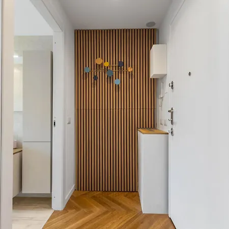 M4 Metro Tolstoj - Cozy With Bathroom - Wifi 公寓