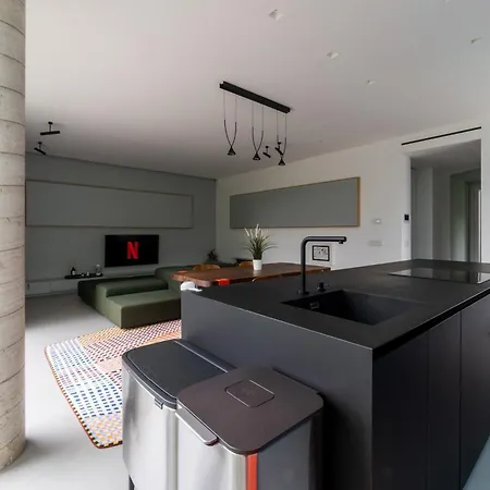 Luxury Penthouse, Exclusive Design & Private Garage *