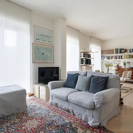 Apartment Moscova -turati Splendido Trilocale