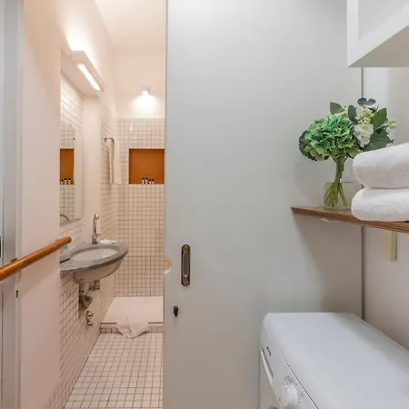 Visconti Di Modrone, 18 - Your Nest In The Heart Of Apartamento *