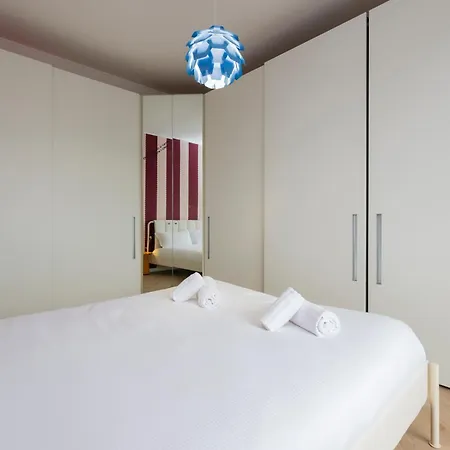 I-host - Spacious 3br - Balcony - Sleeps 7