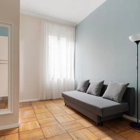 Guesthost - Chic Flat Steps From Duomo Apartment Mailand