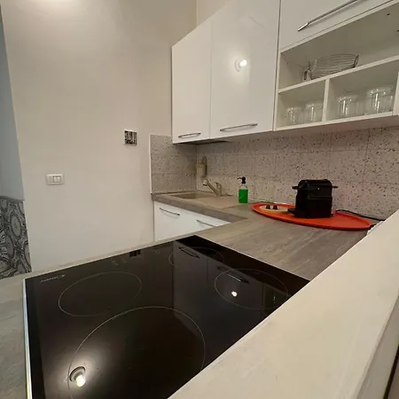 Apartment Charming Two-room Apartment, Just A Short Walk From The M1 And M2 Cadorna Subway Stations
