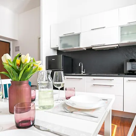 Italianway Easy - Lazzaretto 17 Apartment