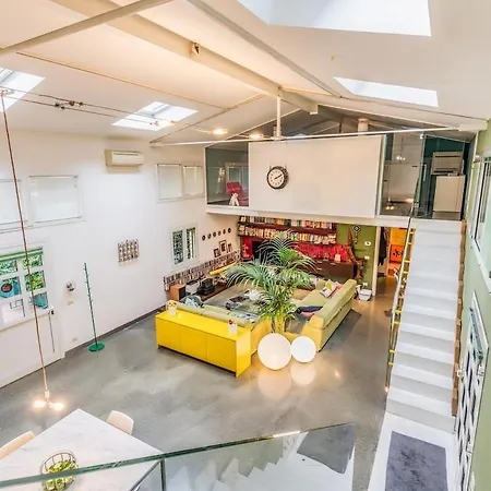 Stunning Loft With Private Court - Navigli District * Milán