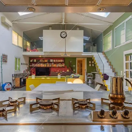 Stunning Loft With Private Court - Navigli District Apartamento Milán