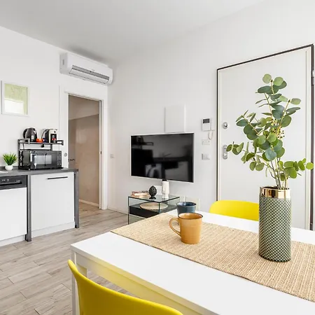 Spacious Modern Family Apartment Near Metro Apartamento Milão