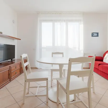 Guesthost - Comfy X4 Comasina M3 Apartment