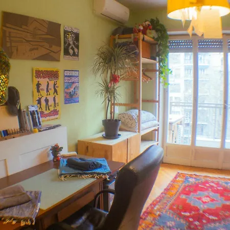 アパート Sweet And Cozy Shared In Milan, Atmosphere ミラノ