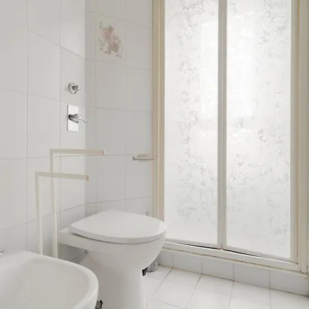 De Angeli M1 - 1br Bright With Balcony アパート ミラノ