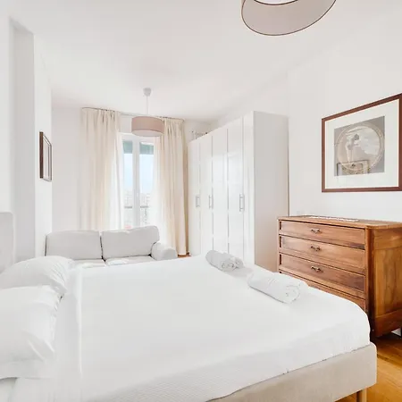 Lejlighed Top-floor Penthouse With Panoramic Terrace - 20 Minutes From San Siro & Duomo