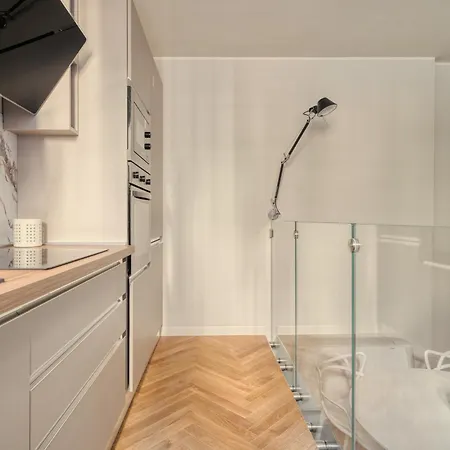 Hostmate - - Benvenuto Cellini Milano