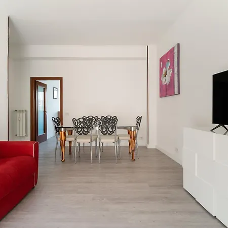 Guesthost - Comfy Balcony Navigli