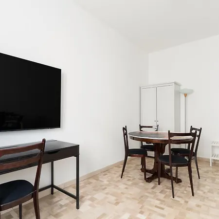 Apartment Guesthost - Atelier Rubens De Angeli X4