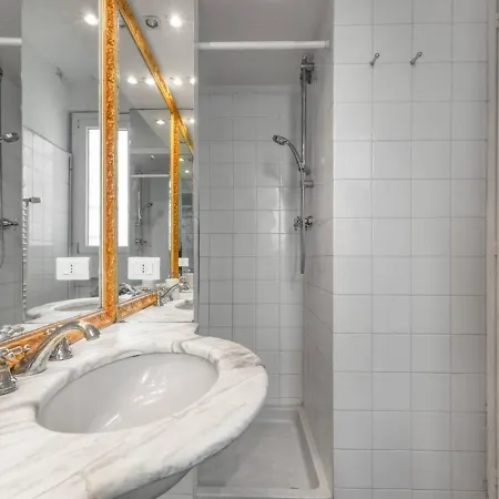 Charming Attic With Terrace - Wi-fi Netflix Apartamento Milão