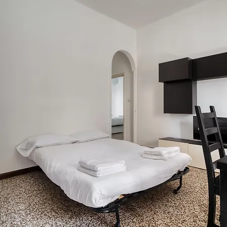 Comfort Flat - Linate Airport Apartmán