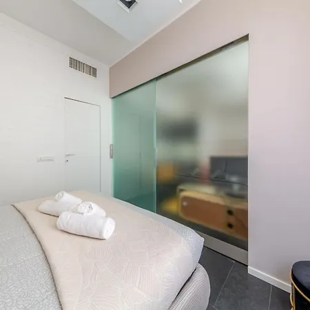 Casa Vittorio Veneto - Repubblica - Leia Hospitality شقة *