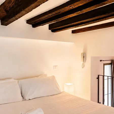 M28 Urban Loft Navigli Milan