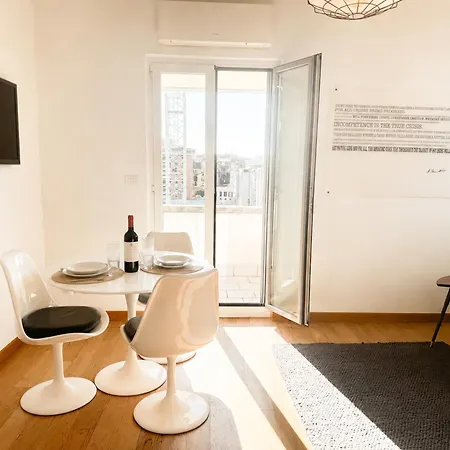 Apartment Brera Elegant 5th Floor Flat With Balcony Mailand