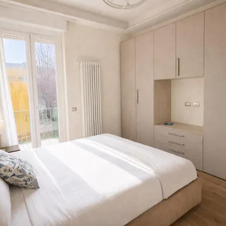 Апартаменты Viale Sarca - 2 Bdr Near Metro, Bicocca