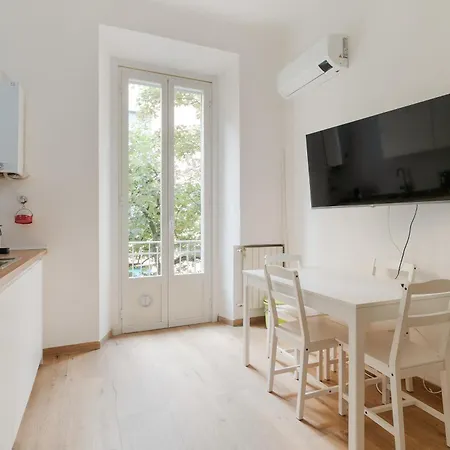 Apartment Stazione - Tonale - Moderno Di Design Mailand