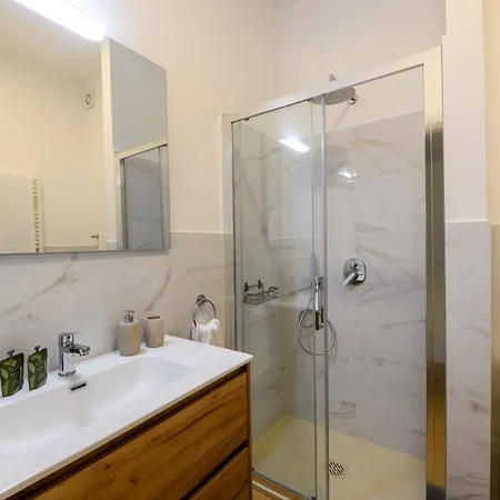 Giro 52 - 2 Bedroom Apartament, Close To San Siro, Fiera And 10 Min Metro To Duomo * ミラノ