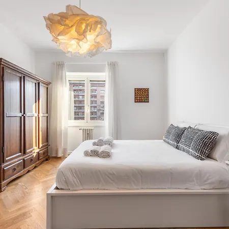 Апартаменты M4 Metro Tolstoj - Cozy With Bathroom - Wifi