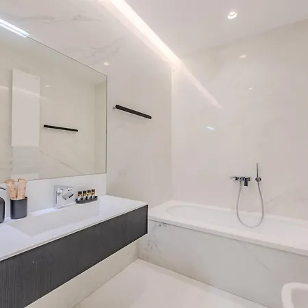 Easytopstay - Monte Napoleone Exclusive Living *