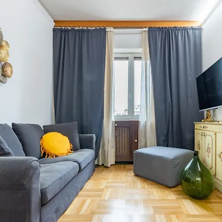 Enchanting Navigli Base Apartment