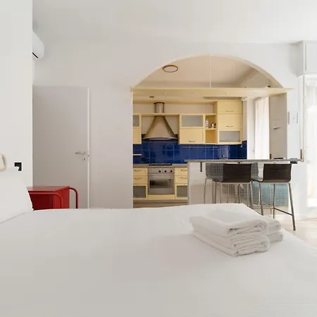 Guesthost - Comfy X3 Famagosta M2
